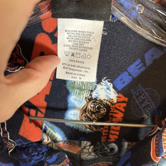 NFL Chicago Bears Mens Medium Shirt Button Front Short Sleeves All Over Print - Picture 4 of 8